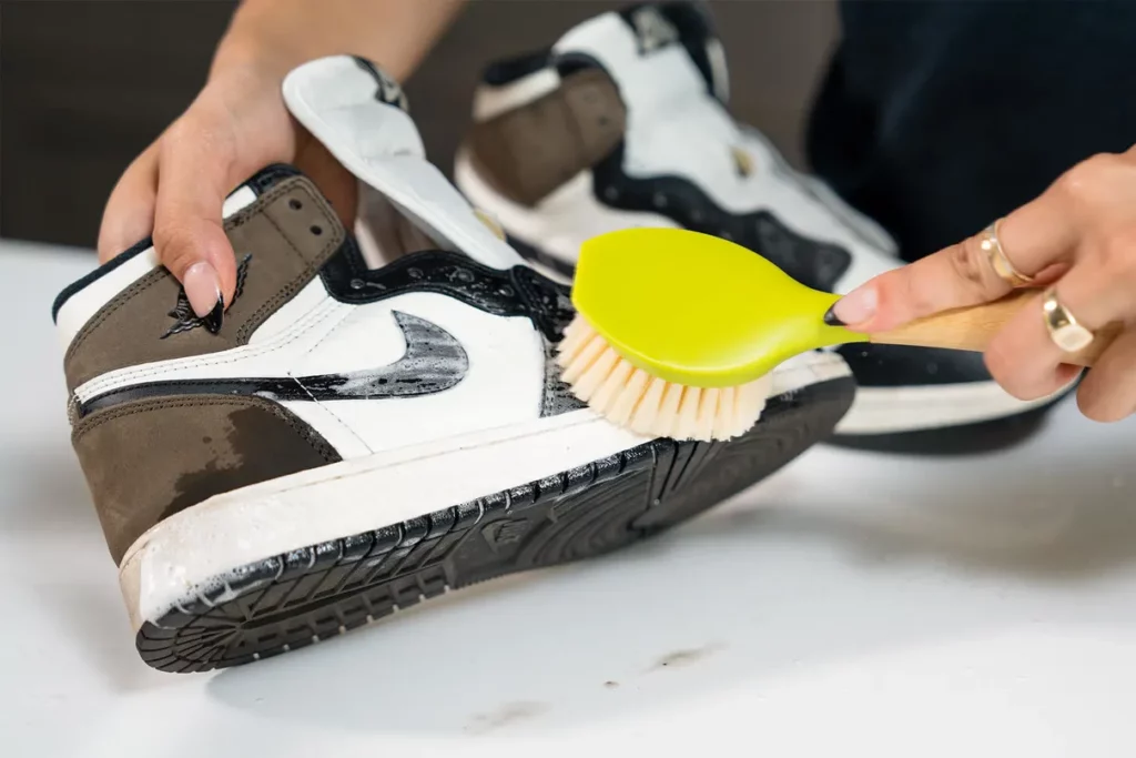 How to look for sustainable shoe care products